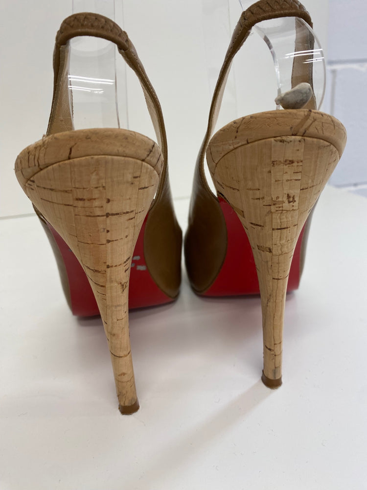 Fabulous Christian Louboutin stunning leather Sling back heels UK4.5 Beige & gold BT001