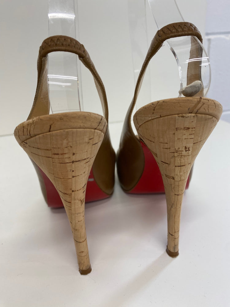Fabulous Christian Louboutin stunning leather Sling back heels UK4.5 Beige & gold BT001