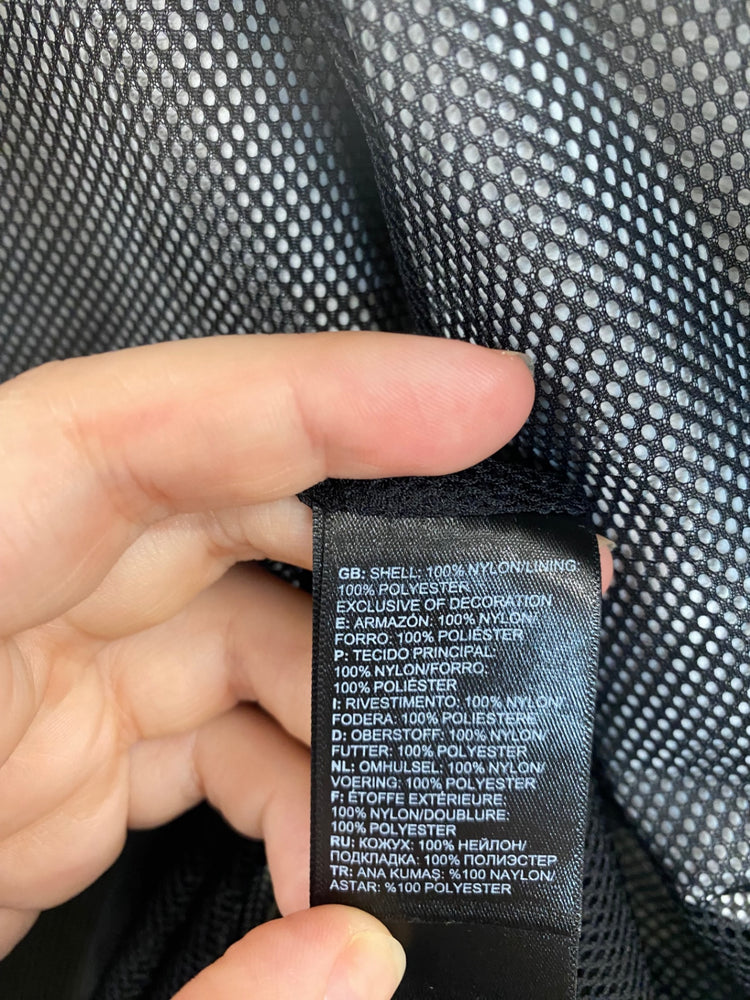 Fabulous The North Face Khaki Boys Dryvent Raincoat UK M TM447