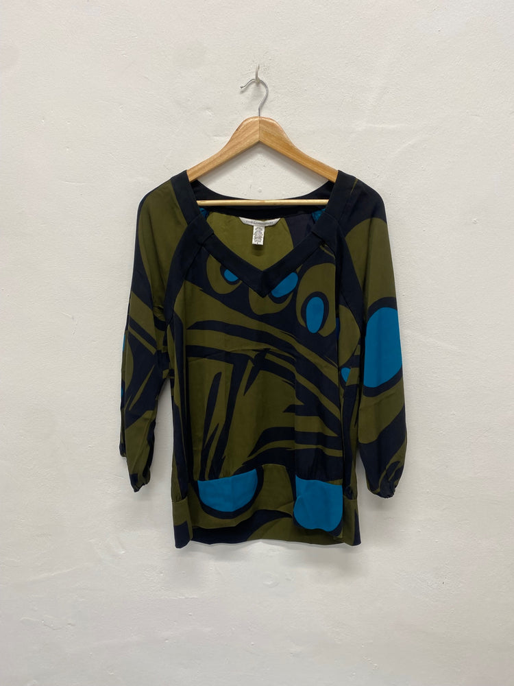 Fabulous Diane von Furstenberg silk blend abstract Top UK10 Olive Green MD002