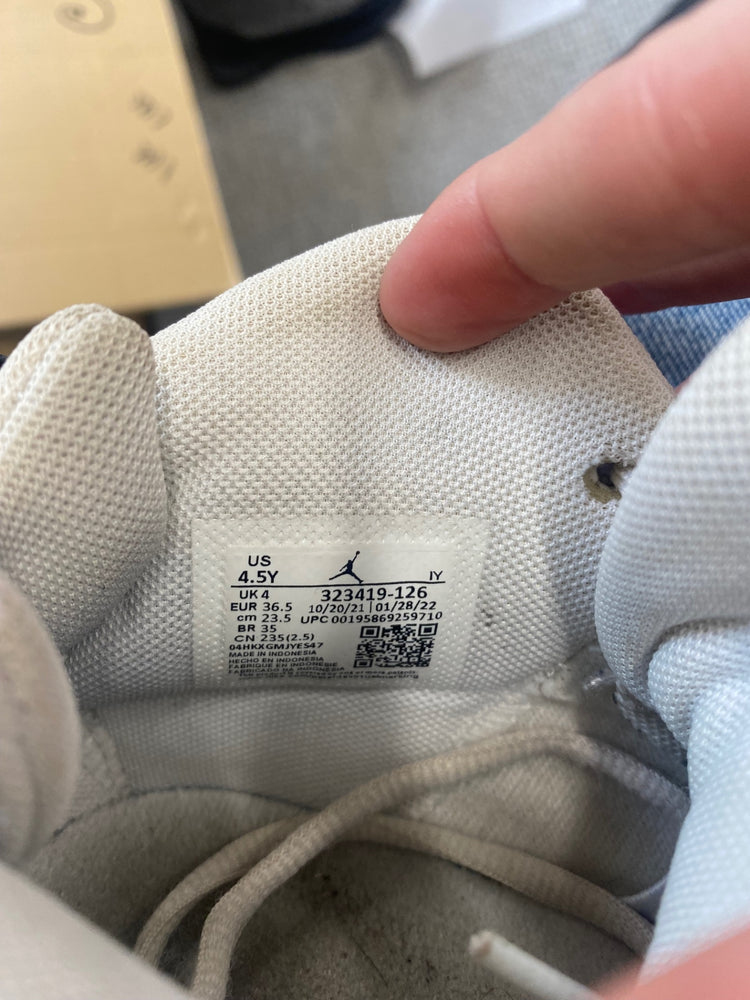 Fabulous Nike Air Jordan 6 Rings Sneakers UK4 Junior White & Red RD455