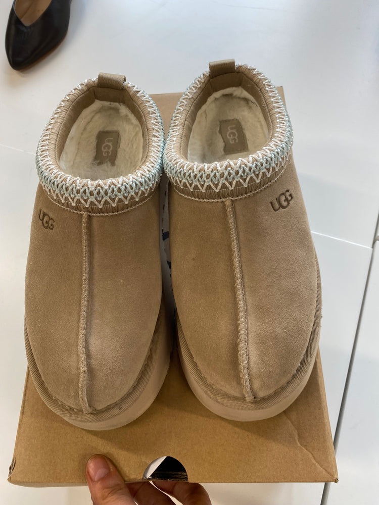 Fabulous Ugg Slipper Shoes UK5 Beige New AO001
