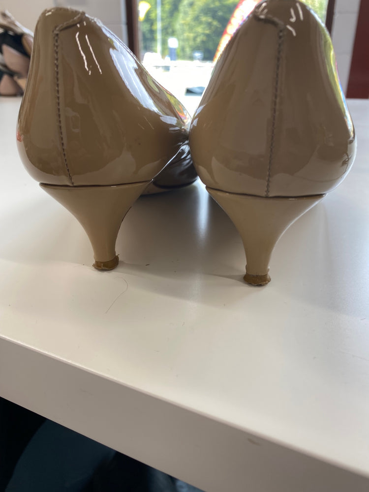 Fabulous L.K. Bennett Nude Classic Kitten heels UK5 Nude Patent AO001