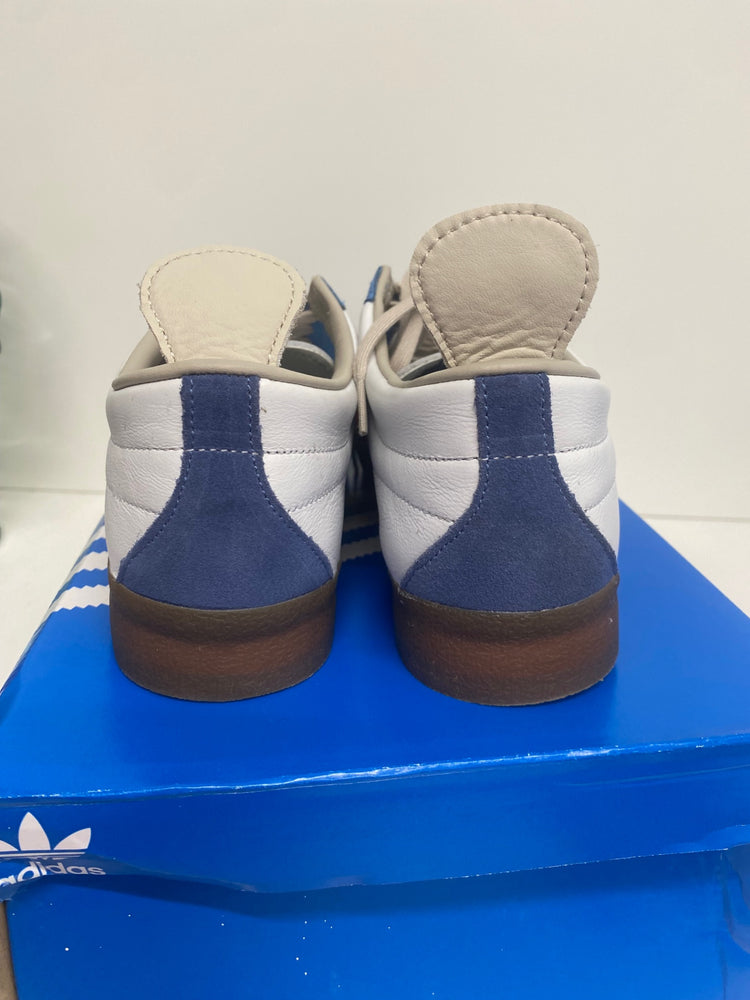 Fabulous Adidas Gazelle Vintage Sneakers UK8 White