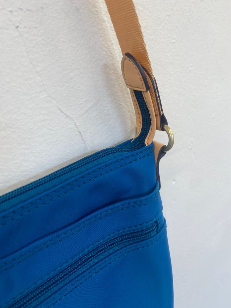 Fabulous Radley Pocket Essentials Bag M Turquoise Blue GC459