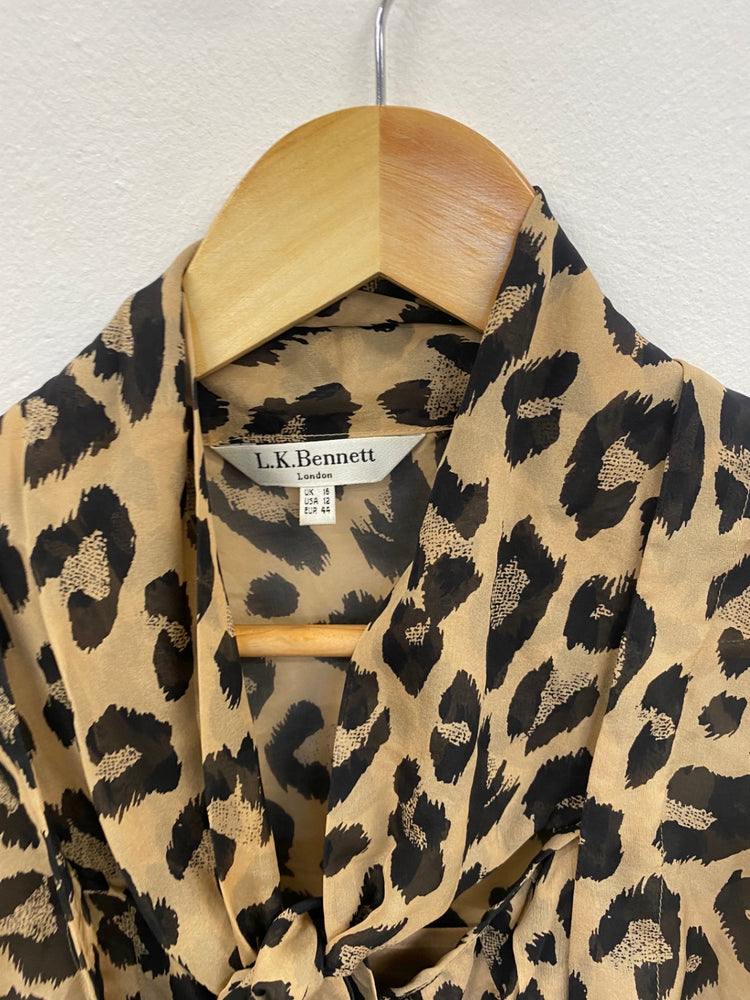 Fabulous L.K. Bennett Silk Pussy bow animal print Blouse Uk16 Beige & Black jF463