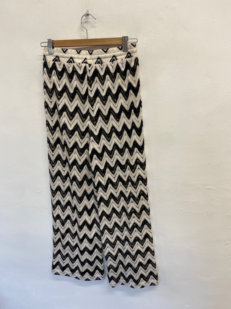 Fabulous Mint Velvet Wide leg trousers crochet UK S Black white zig zag JF463