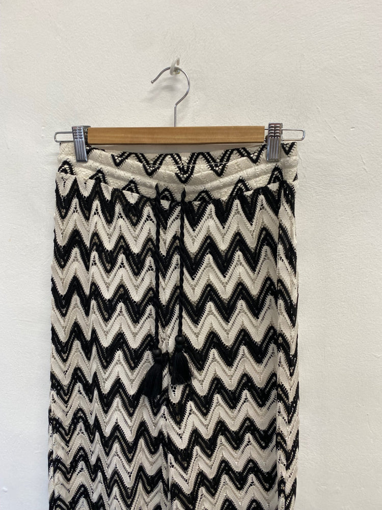 Fabulous Mint Velvet Wide leg trousers crochet UK S Black white zig zag JF463