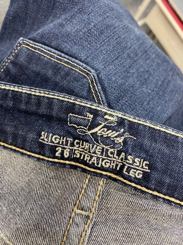 Fabulous Levi's Straight Cut slight curve Jeans W26" L30 Dark Blue AP464