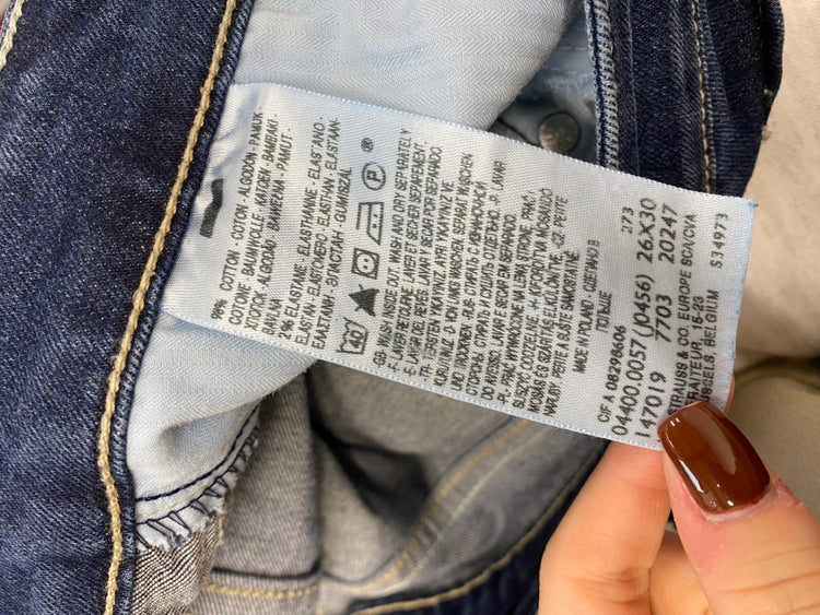 Fabulous Levi's Straight Cut slight curve Jeans W26" L30 Dark Blue AP464