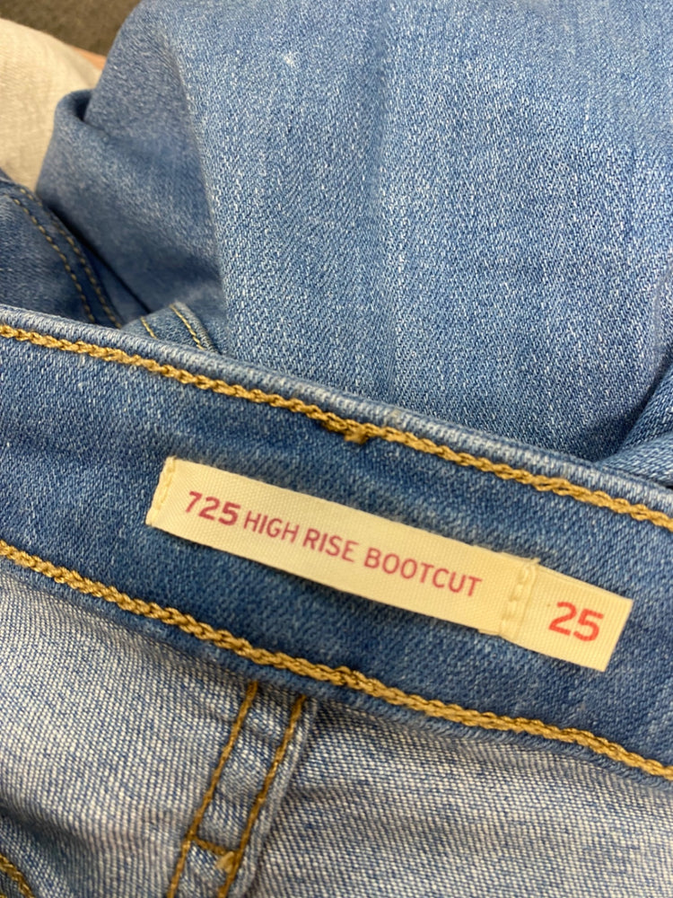 Fabulous Levi’s 725 high rise Bootcut Jeans W25” L30 AP464