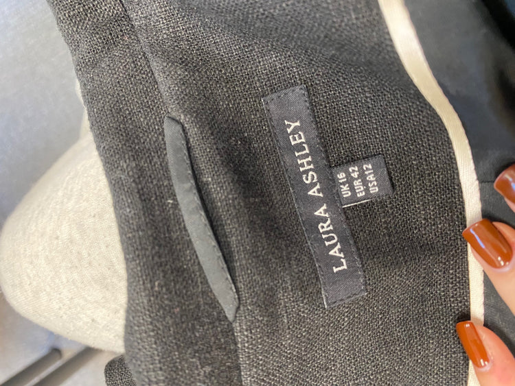 Fabulous Laura Ashley Blazer UK 16 Black crop linen AS466