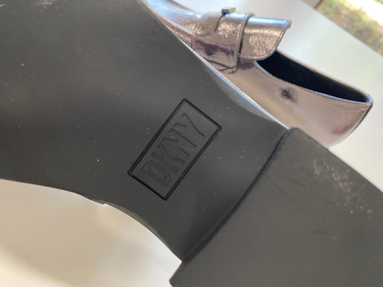 Fabulous DKNY ivette Loafers UK 5 Metallic Silver SM467