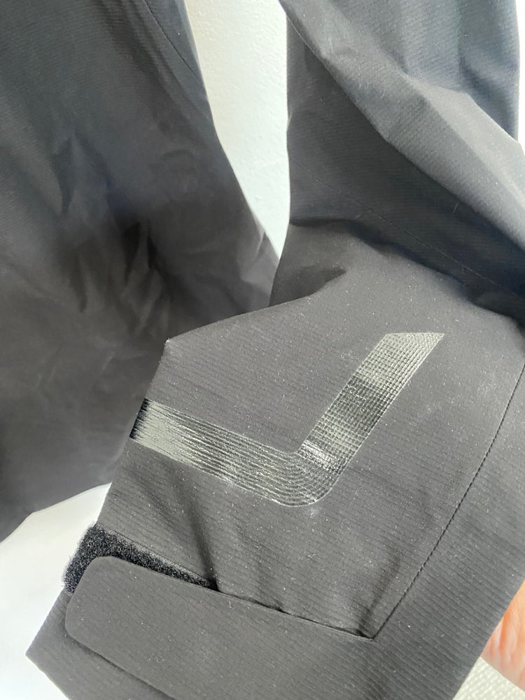 Fabulous INOV-8 Men’s walking Waterproof Coat UK S Black KH001