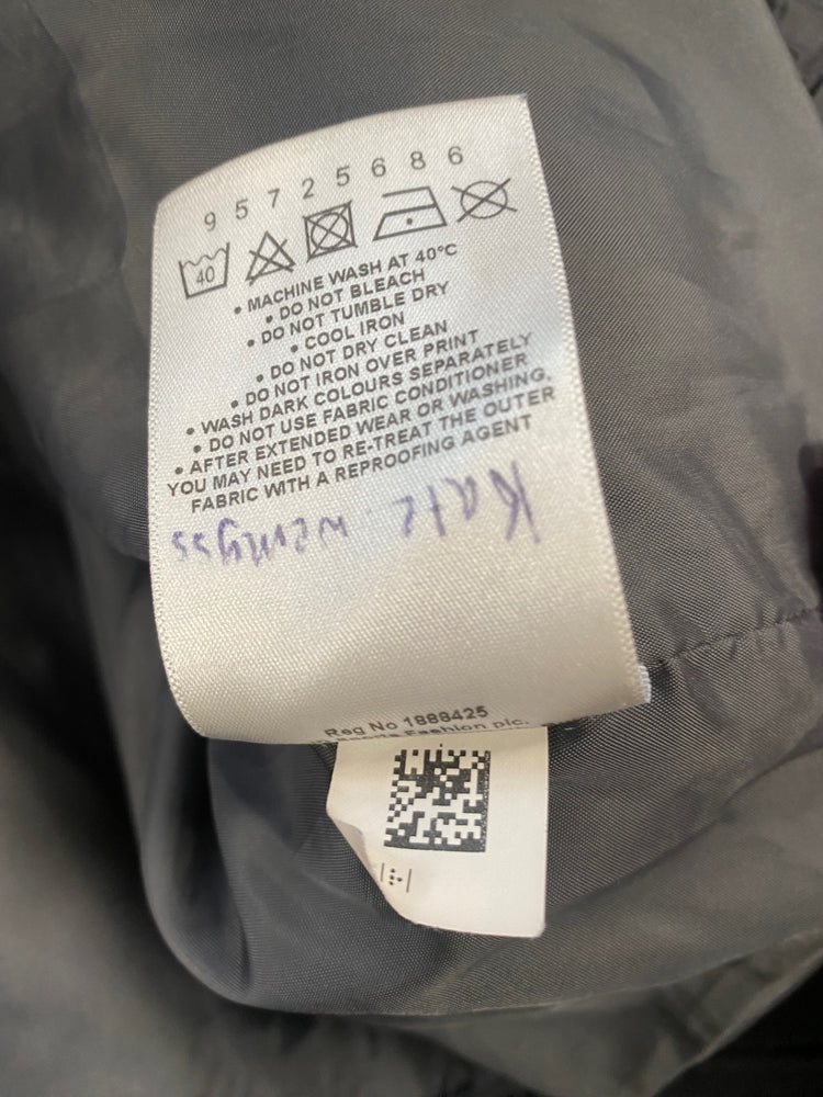 Fabulous Berghaus Puffer Jacket Age 11-12 Black SW461