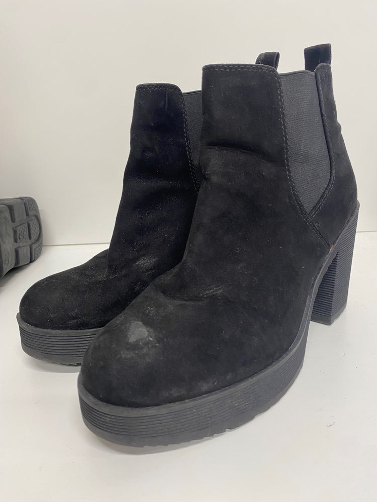 Fabulous Papaya Ankle Boots UK6 Black faux Suede MS479