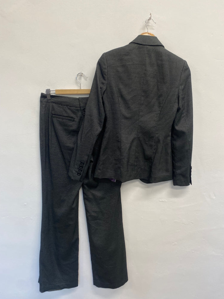 Fabulous Next Suit UK 10 long Grey spotted pattern formal MK482