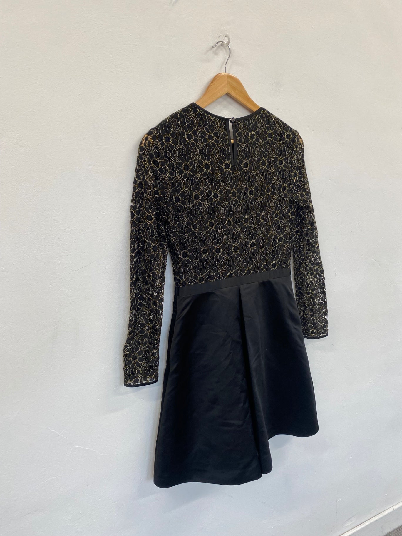 Fabulous Ted Baker Freeya Party Dress Uk10 Black & gold Occasion GM485