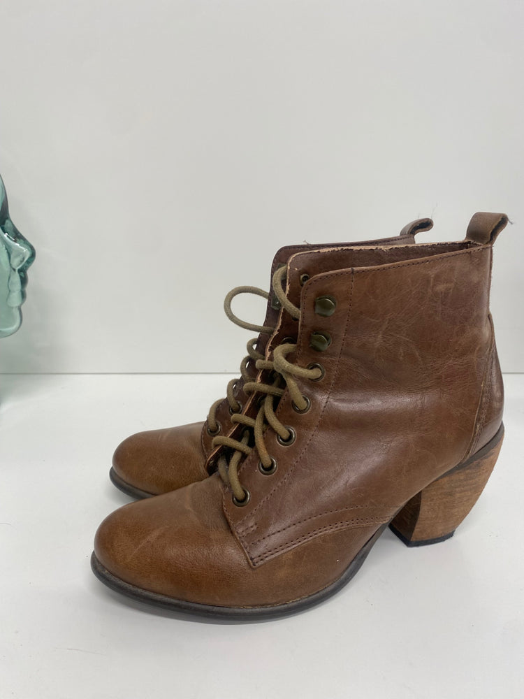 Fabulous Red Herring Y2K laced ankle Boots UK5 Tan leather AC488