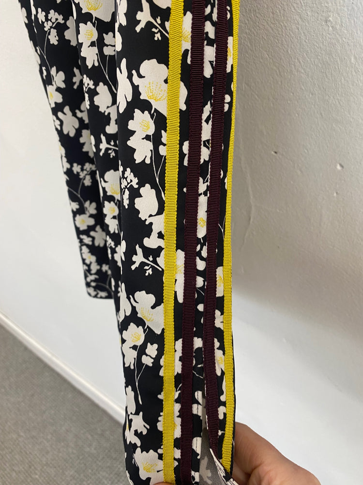 Fabulous ME+EM racer back floral Top Uk10 Black Yellow MW492