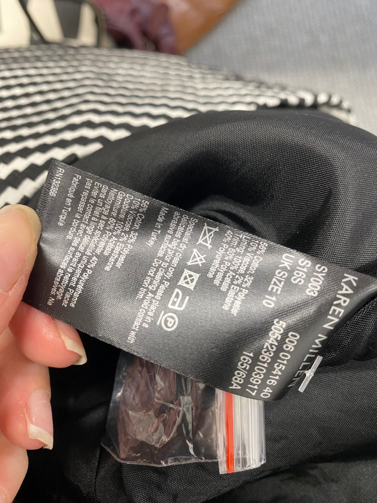 Fabulous Karen Millen Mini Skirt UK 10 Black zig zag White NF494