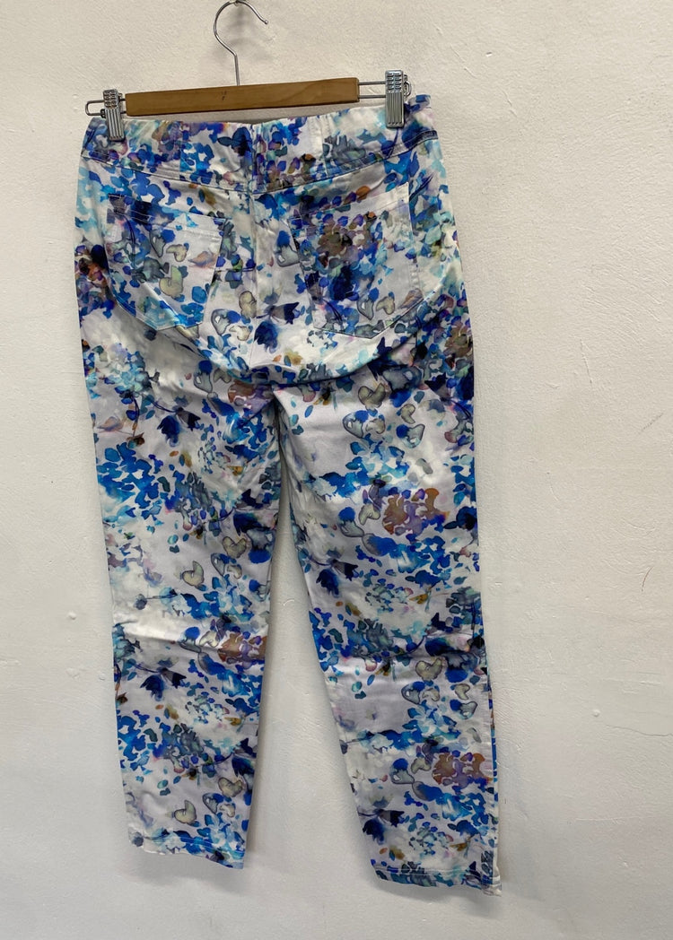 Fabulous Robell Cropped trousers UK 10 Blue floral SL496