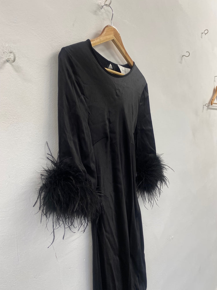 Fabulous Rewritten Satin elegant Dolly Dress feather cuffs UK14 Black SS002