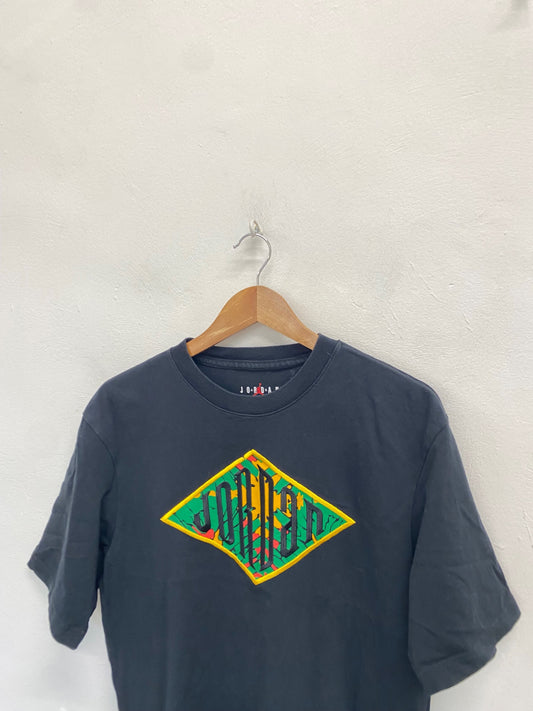 Fabulous Nike jordan diamond logo T-Shirt UK S Black green LG276