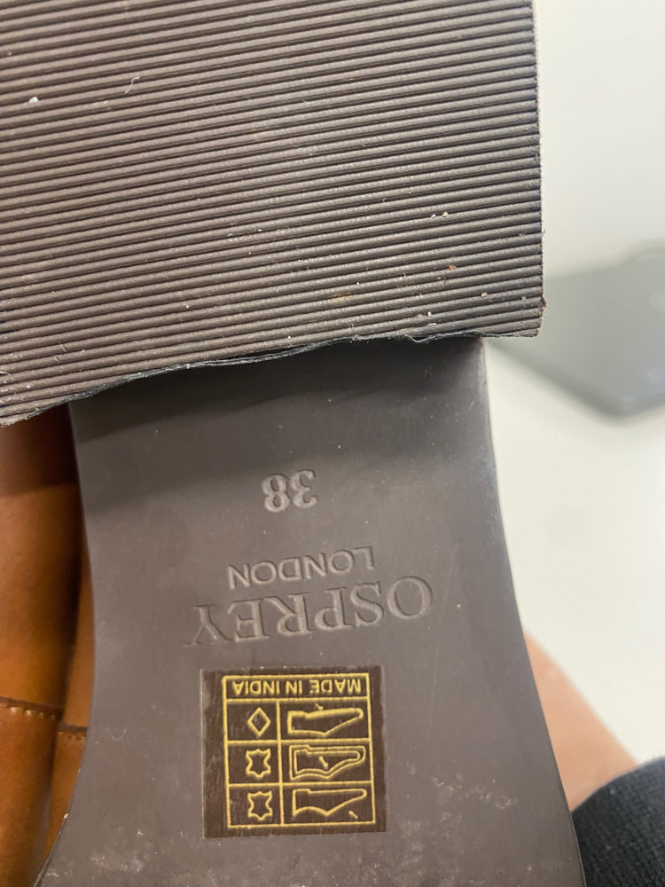 Fabulous Osprey classic timeless Loafers UK5 Brown tan leather chain details KF221