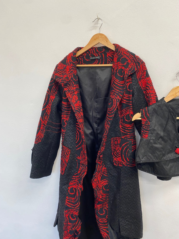 Fabulous Fille de sables Longline jacket & waistcoat UK 8 Black and Red manga alternative KF221