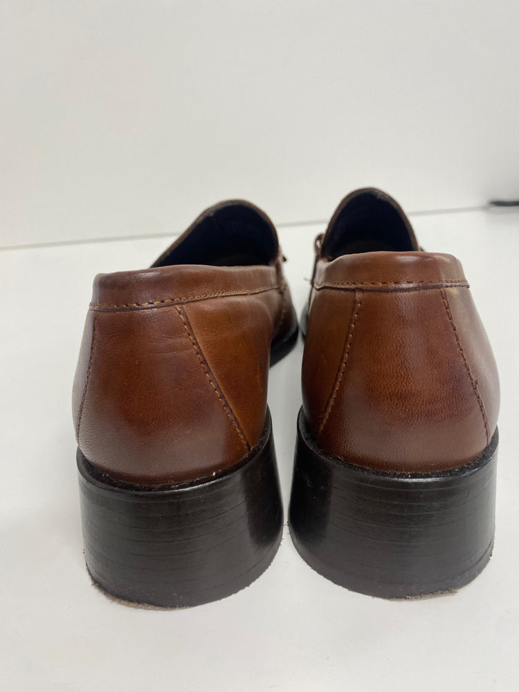 Fabulous Osprey classic timeless Loafers UK5 Brown tan leather chain details KF221