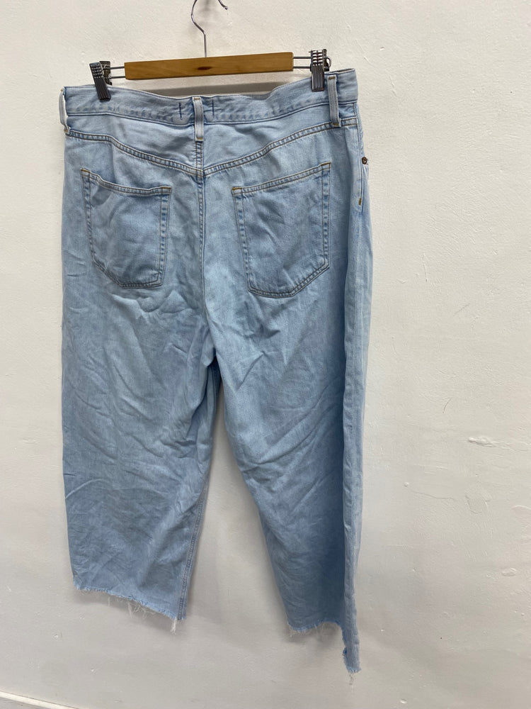 Fabulous Agolde Cropped jeans UK 14/16 Light Blue AC504