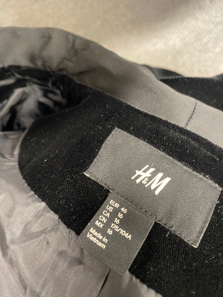 Fabulous H&M Blazer UK 18 Black velvet festive formal KM507