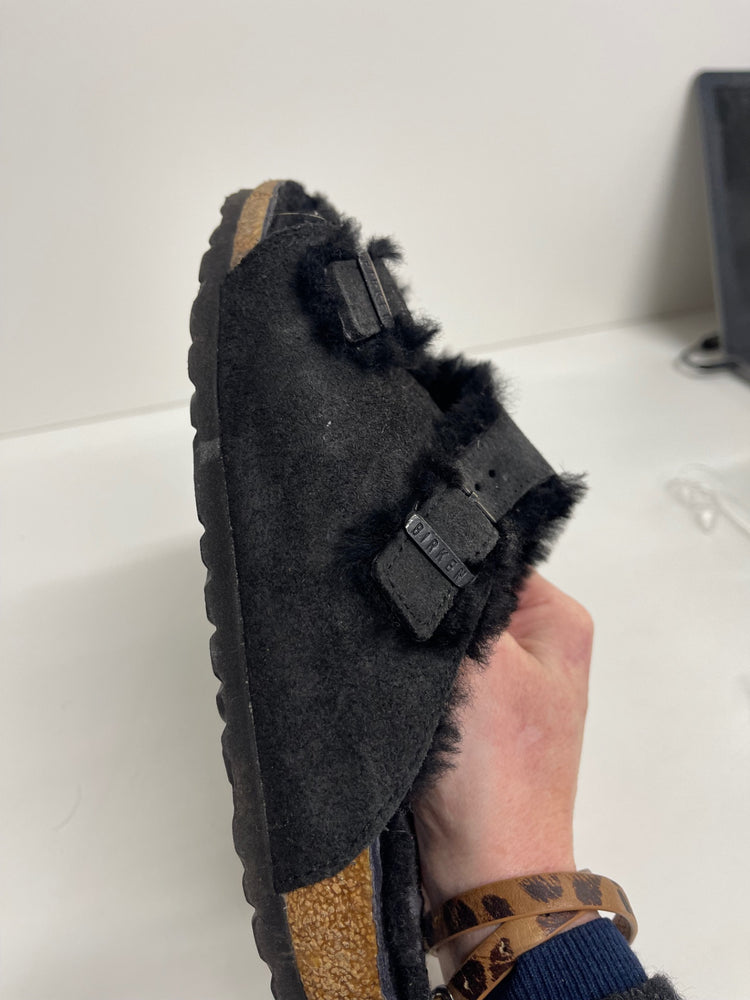 Fabulous Birkenstock Arizona shearling Sandals UK4 Black KM507