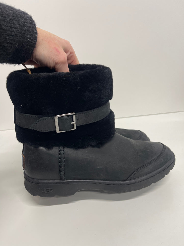 Fabulous Ugg Brielle waterproof winter Boots Uk5.5 Black KM507