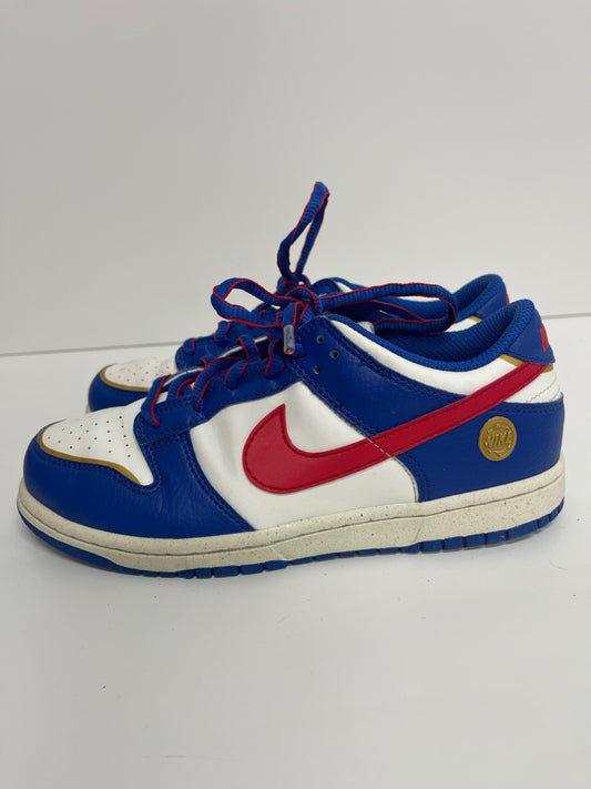 Fabulous Nike Dunk Low GS superhero Sneakers UK2.5 Blue & white JG527