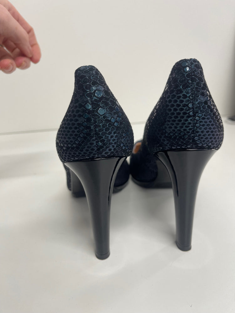 Stunning Peter Kaiser snakeskin court heels Uk6 Dark blue FB552