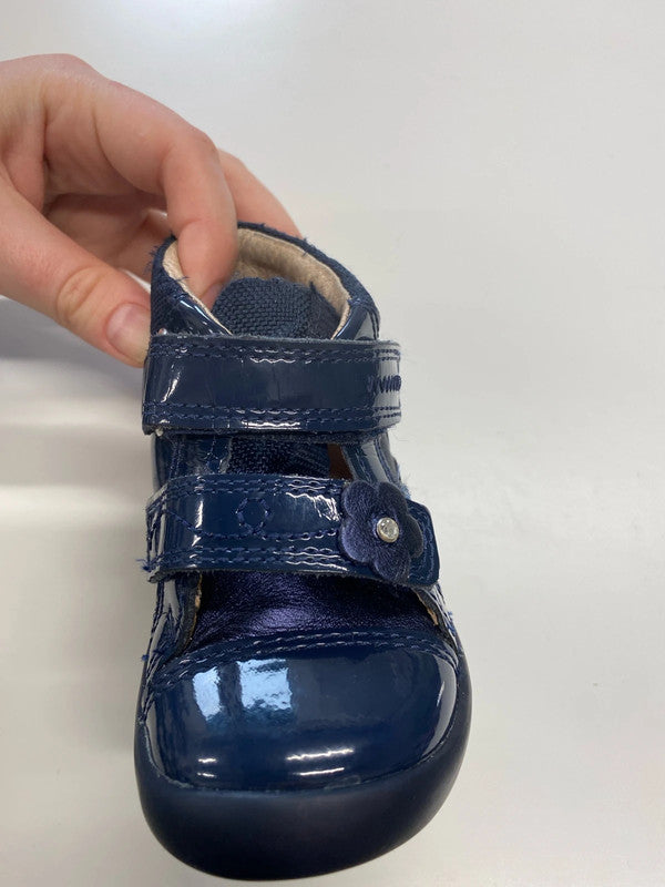 Start-Rite Adorable Navy Patent Flower Leather Shoes Size 4 KM004