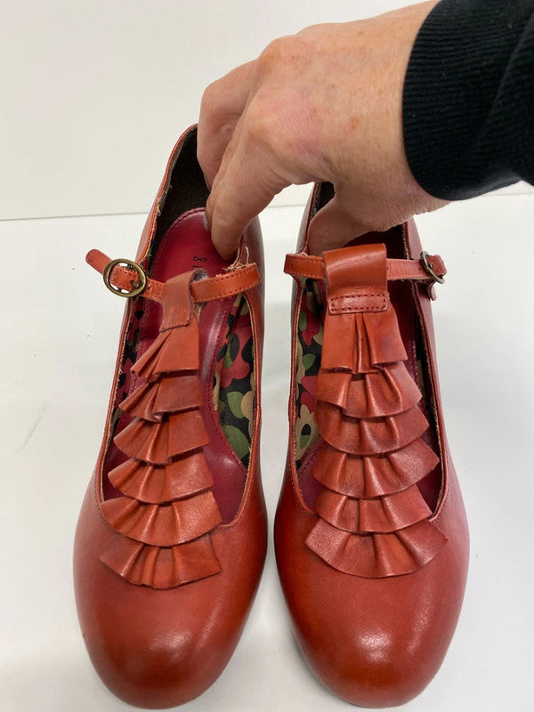 Fabulous Burnt Cherry Red T bar heels Retro vibes Uk5 Love label KM004