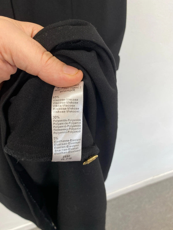 Classic flattering black dress La Redoute Laura clement 18 KM003