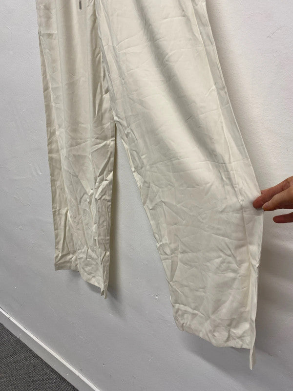 Fabulous Stradivarius Wide leg ivory joggers UkL summer chic KS002