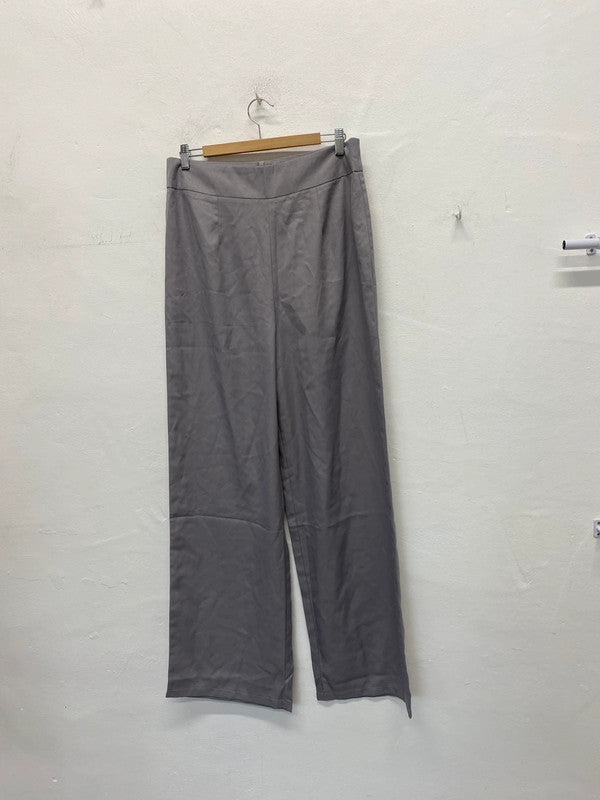 Fabulous Grey wide leg Boohoo Uk14 trousers MS002