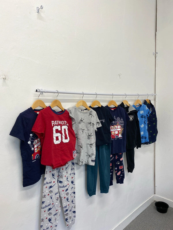 Fab boys bundle pyjamas & chill bundle age 7-9 M&S F&F #56 LD003