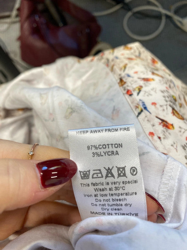 Lovely hartwell robin pattern neutral shirt UK 14 EW005