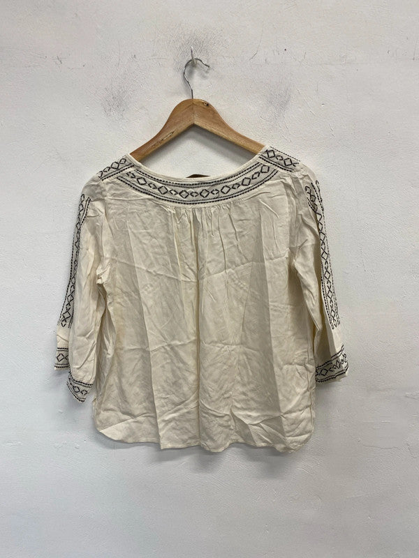 Lovely Zara cream Aztec black UK M JB001