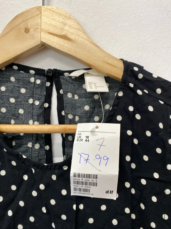 Fabulous spotty tunic top Uk18 new from H&M pleated details IM001