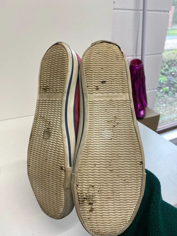 Fab Vintage Moshulu faded red 1990’s plimsole trainers Uk4 MM005