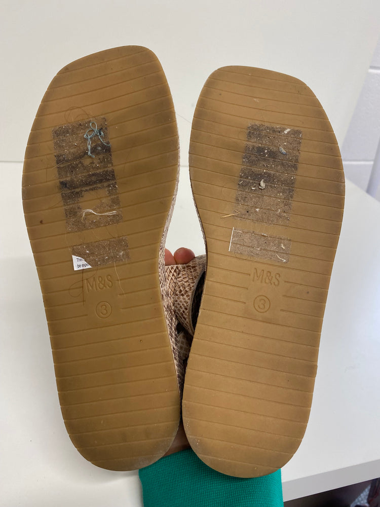 Fabulous M&S snakeskin leather flat form sandals UK3 SS002