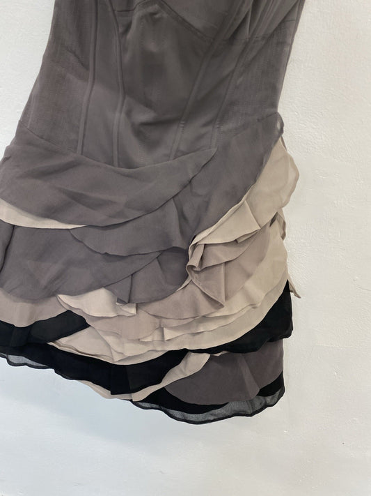 Gorgeous Karen Millen Tiered Strapless Grey Silk Dress UK 10 LD003
