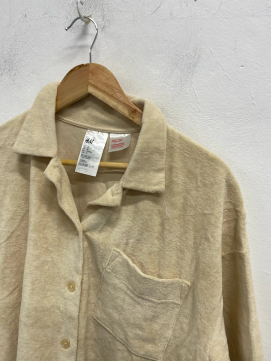 Lovely H&M towelling beige shirt UK M JB001
